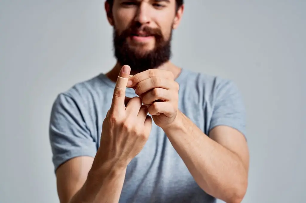 How to Tell If a Cut Is Infected or Healing