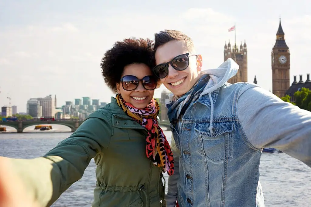 Couple taking selfie in front of Big Ben